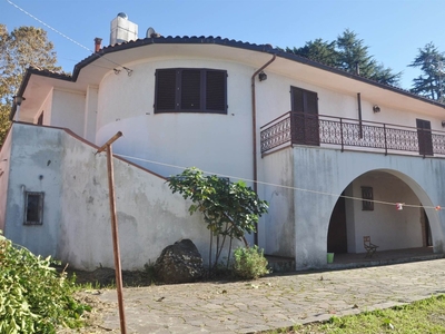 Villa in Via della Repubblica 104, Castellina Marittima, 8 locali