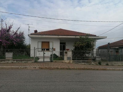 Villa Via Papa Giovanni XXIII 227 Castellana 5 vani 115mq