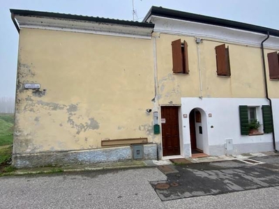 Casa singola in vendita a Dosolo Mantova