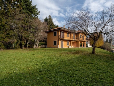 Villa in vendita a Eupilio Como