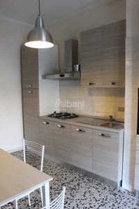 Appartamento in Affitto ad Vezzano Ligure - 1000 Euro
