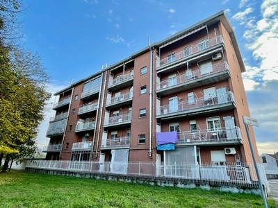 Appartamento in Vendita a Alessandria, zona Cristo, 130'000€, 130 m²