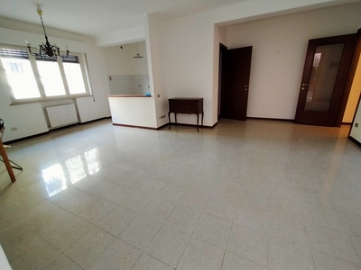 Appartamento in Vendita a Ancona, zona Borgo Rodi, 158'000€, 113 m²