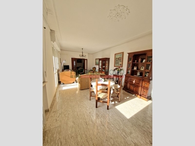 Appartamento in Vendita a Livorno, zona roma, 290'000€, 145 m²
