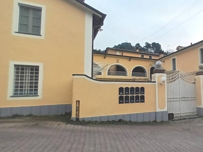 Appartamento in vendita a Montignoso
