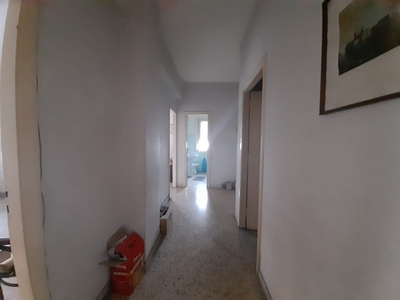 Appartamento in Vendita a Salerno, zona Carmine, 298'000€, 138 m²