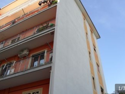 Appartamento in Vendita a Salerno, zona Orientale, 330'000€, 120 m²