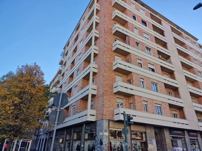 Appartamento in Vendita in Piazza Tancredi Galimberti 4 a Torino