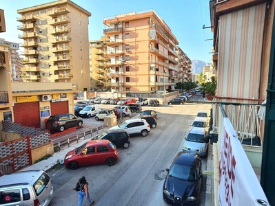 Appartamento in Vendita in Via Alagna Giacomo 27 a Palermo