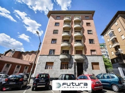 Appartamento in Vendita in Via Arnaldo da Brescia 12 a Torino