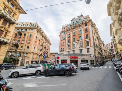 Appartamento in Vendita in Via Bernardo Castello 2 a Genova