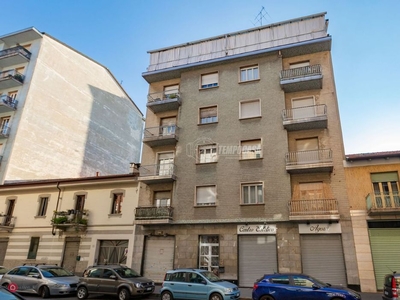 Appartamento in Vendita in Via Crevacuore 9 a Torino
