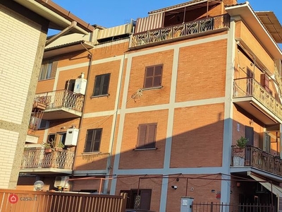 Appartamento in Vendita in Via dei Bandinelli 71 a Roma