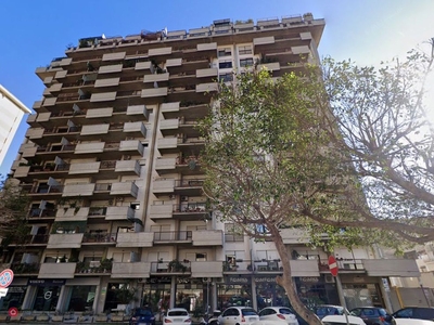 Appartamento in Vendita in Via del Carabiniere a Palermo
