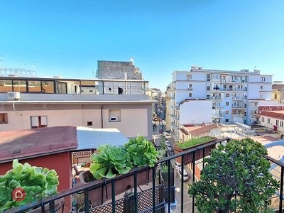 Appartamento in Vendita in Via Giacinto Albino a Napoli