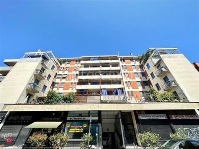 Appartamento in Vendita in Via Giacinto Bruzzesi a Milano