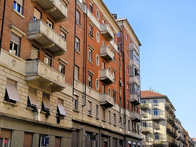 Appartamento in Vendita in Via Giuseppe Camino 2 a Torino