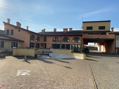 Appartamento in Vendita in Via Giuseppe Mazzini a Villafranca di Verona