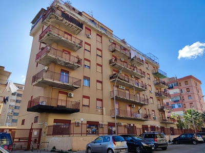 Appartamento in Vendita in Via Maione da Bari 10 a Palermo