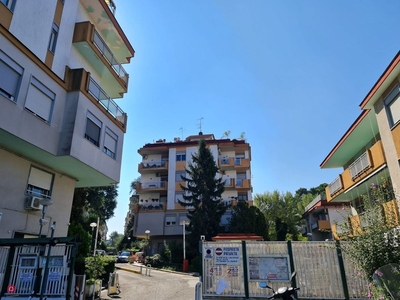 Appartamento in Vendita in Via Nuova San Rocco a Napoli