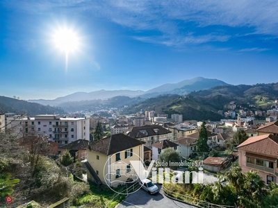 Appartamento in Vendita in Via Val D'Astico 106 a Genova