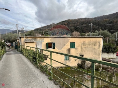 Casa Bi/Trifamiliare in Vendita in Via Premanico 20 a Genova