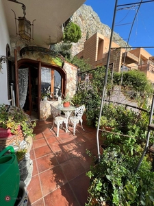 Casa Bi/Trifamiliare in Vendita in Via Saffo 2 a Palermo