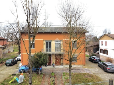 Casa indipendente in vendita a Cadelbosco Di Sopra