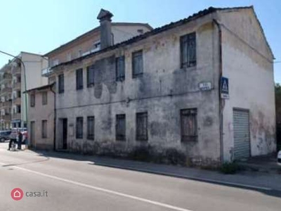 Casa indipendente in Vendita in Via Roma a Salzano