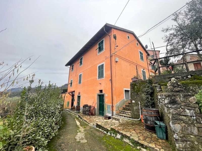 Casa Semi indipendente in Vendita ad Beverino - 145000 Euro