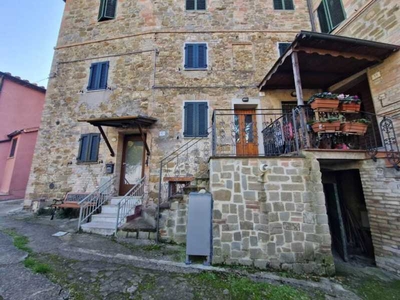 Edificio-Stabile-Palazzo in Vendita ad Perugia - 50000 Euro