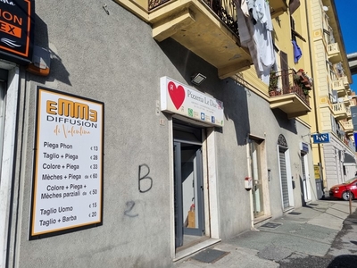 Immobile commerciale in Affitto a Genova, zona Molassana, 400€, 38 m²