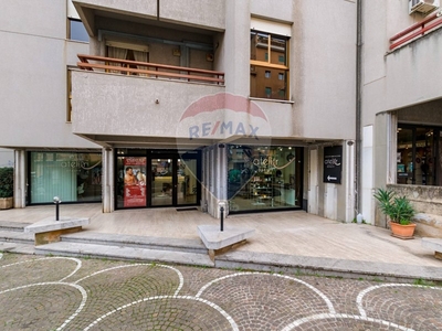 Immobile commerciale in Affitto a Palermo, zona Unità d'Italia, 1'000€, 45 m², arredato