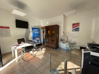 Immobile commerciale in Affitto a Parma, zona Pablo - Prati Bocchi - Osp. Maggiore, 450€, 38 m², arredato, con Box