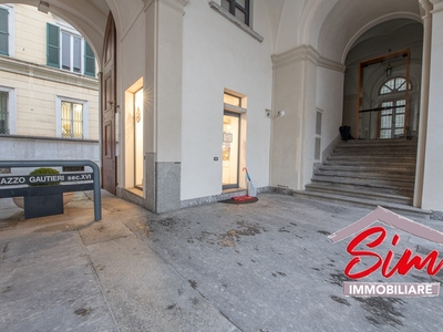 Immobile commerciale in Vendita a Novara, zona Centro storico, 149'000€, 80 m²