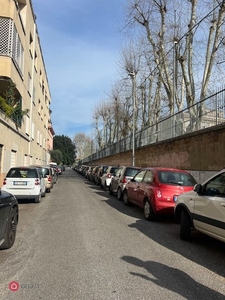 Negozio/Locale commerciale in Vendita in Via carlo ederle a Roma
