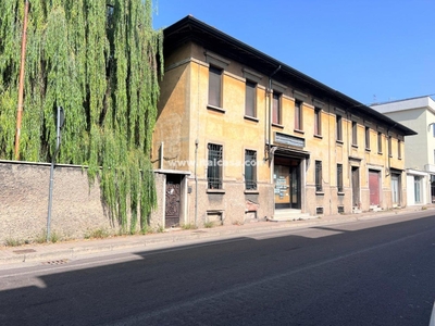 Palazzo in vendita a Borgo Virgilio