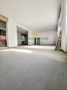 spazio commerciale in affitto a Avellino