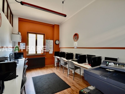 Ufficio in Vendita a Bergamo, zona Redona, 120'000€, 110 m²