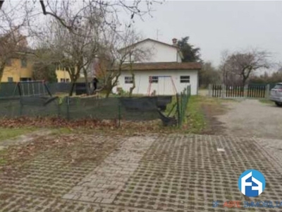 Villa in Vendita a Reggio Emilia, 247'500€, 285 m²