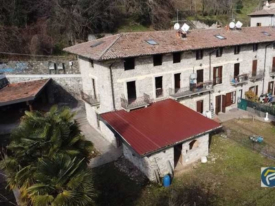 Villa Bifamiliare in Vendita ad Castelli Calepio - 230000 Euro
