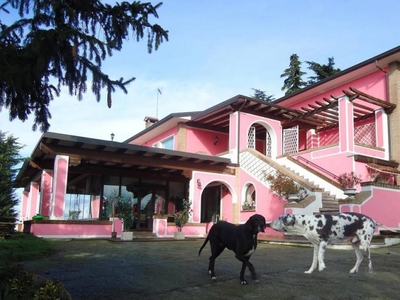 villa indipendente in vendita a Pietra de' Giorgi
