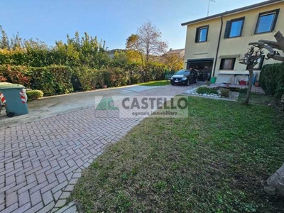 Villa a Schiera in Vendita ad Santa Giustina in Colle - 233000 Euro