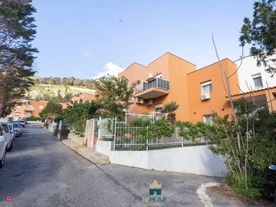 Villetta a schiera in Vendita in Via Castellana 205 a Palermo