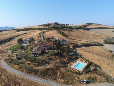 Villa seminuova a Volterra