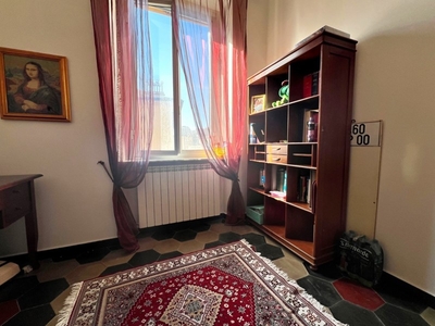 Appartamento in Vendita a Genova, zona LAGACCIO, 84'000€, 75 m²