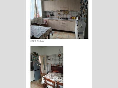 Appartamento in Vendita a Modena, 213'750€, 163 m²