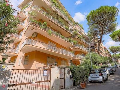 Appartamento in Vendita in Via dell'Accademia Albertina a Roma