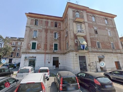 Appartamento in Vendita in Via Enrico Cocchia 7 a Napoli