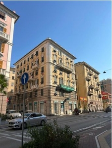 Appartamento in Vendita in Via Mario Piana 1 a Genova